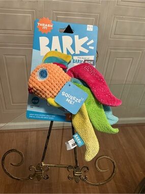 NEW Bark Under The Seams Thrash It Squeeze Me Fish Dog Toy W Clinker & Squeaker